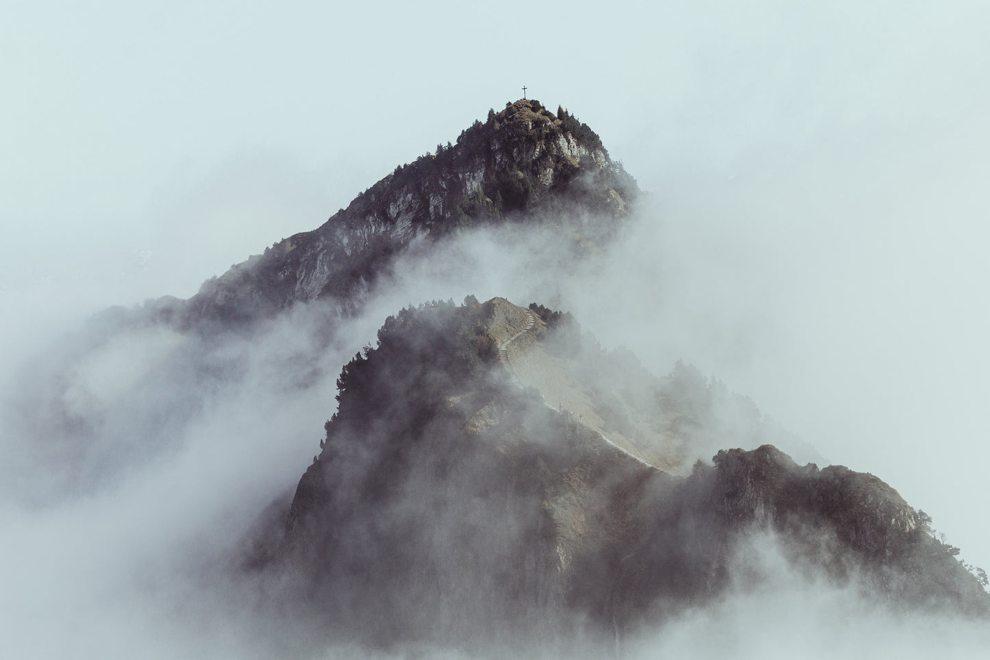 Wallpaper Berg im Nebel