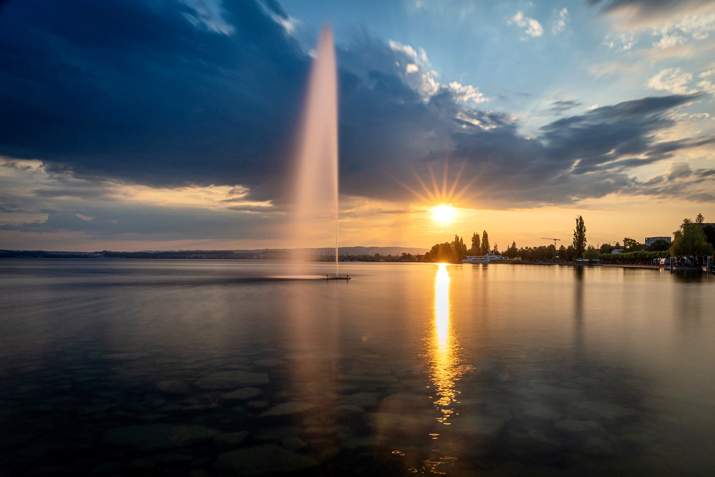Wallpaper Springbrunnen am Zugersee