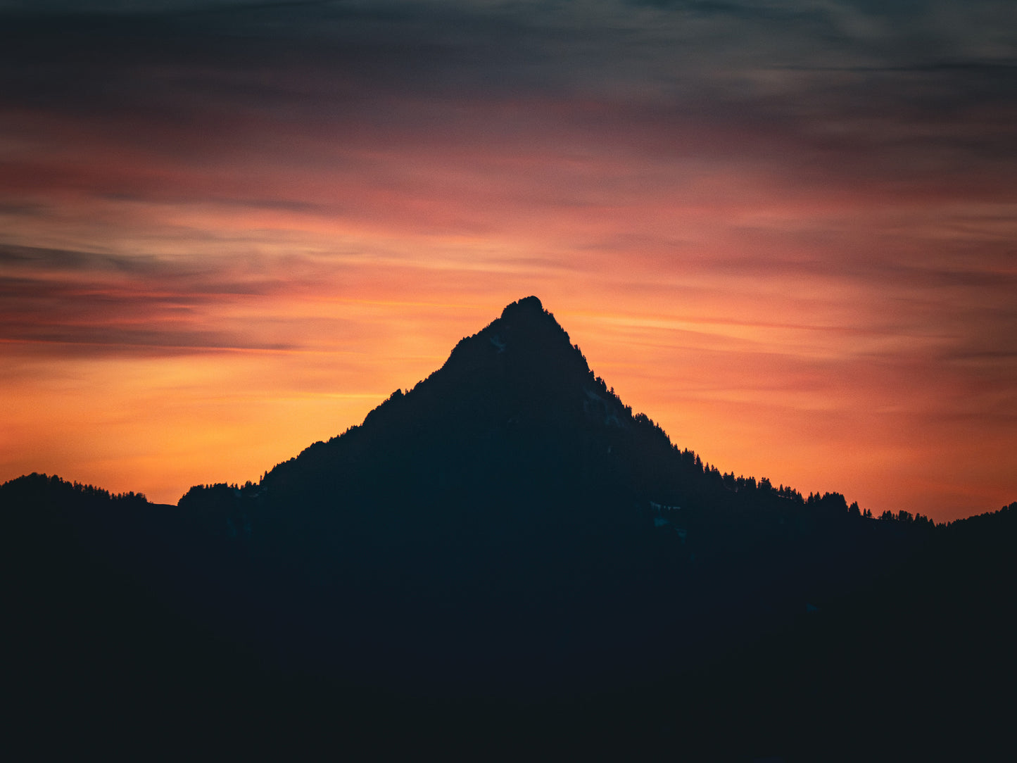 Wallpaper Berg mit Abendrot